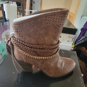 Not Rated Adylene Boots Size 9